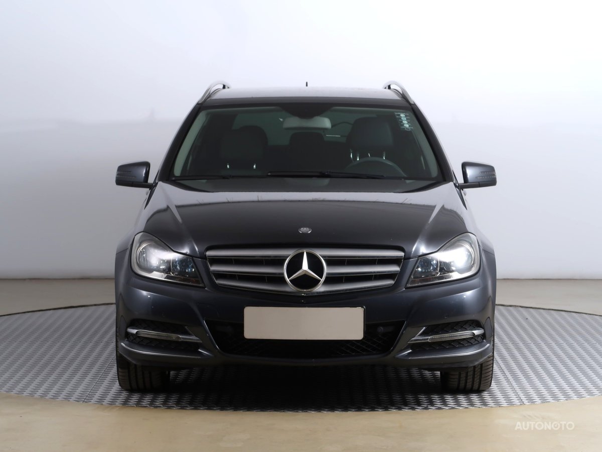 Mercedes-Benz C, 2013 - pohled č. 2