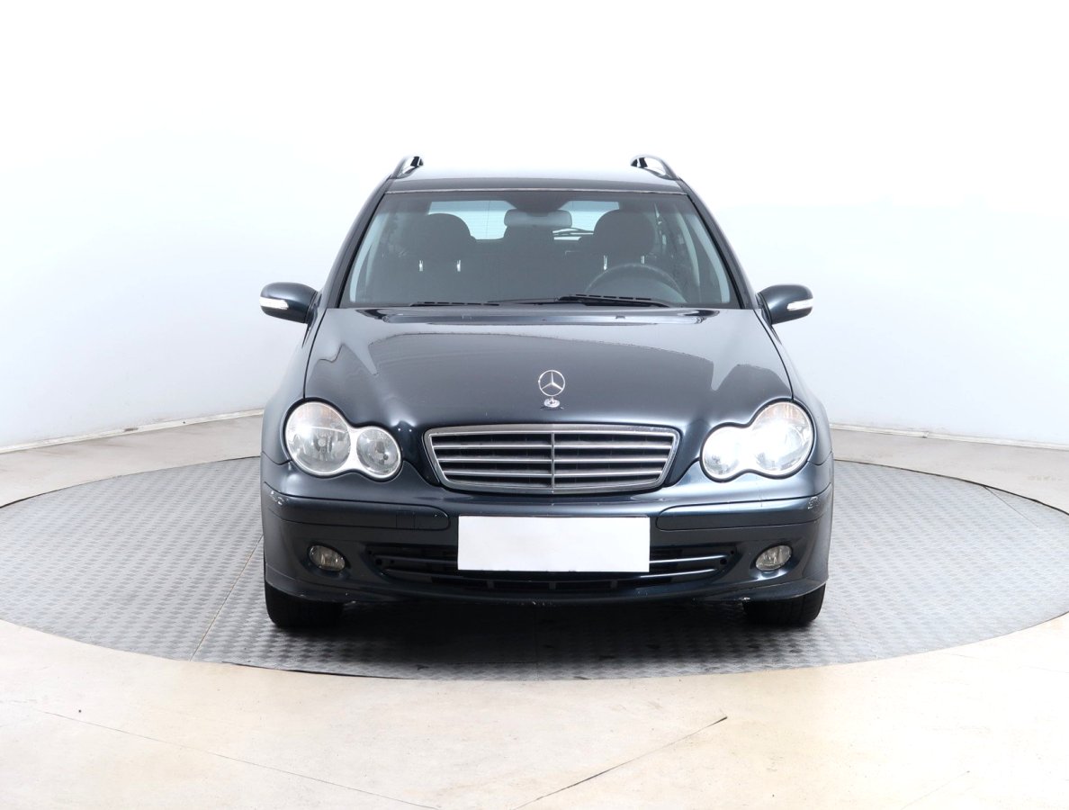 Mercedes-Benz C, 2005 - pohled č. 2