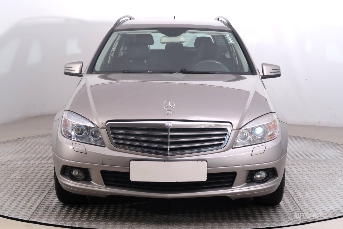 Mercedes-Benz C, 2008 - pohled č. 2