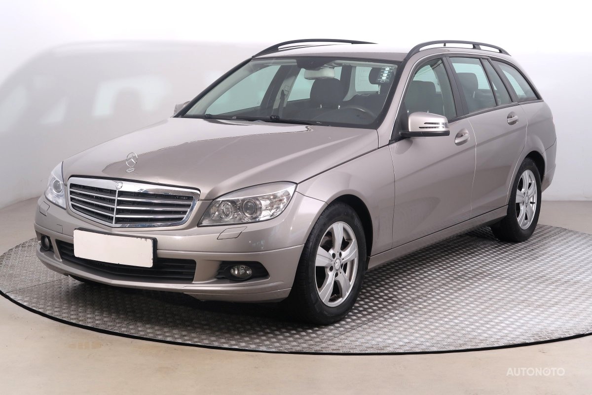 Mercedes-Benz C, 2008 - pohled č. 3