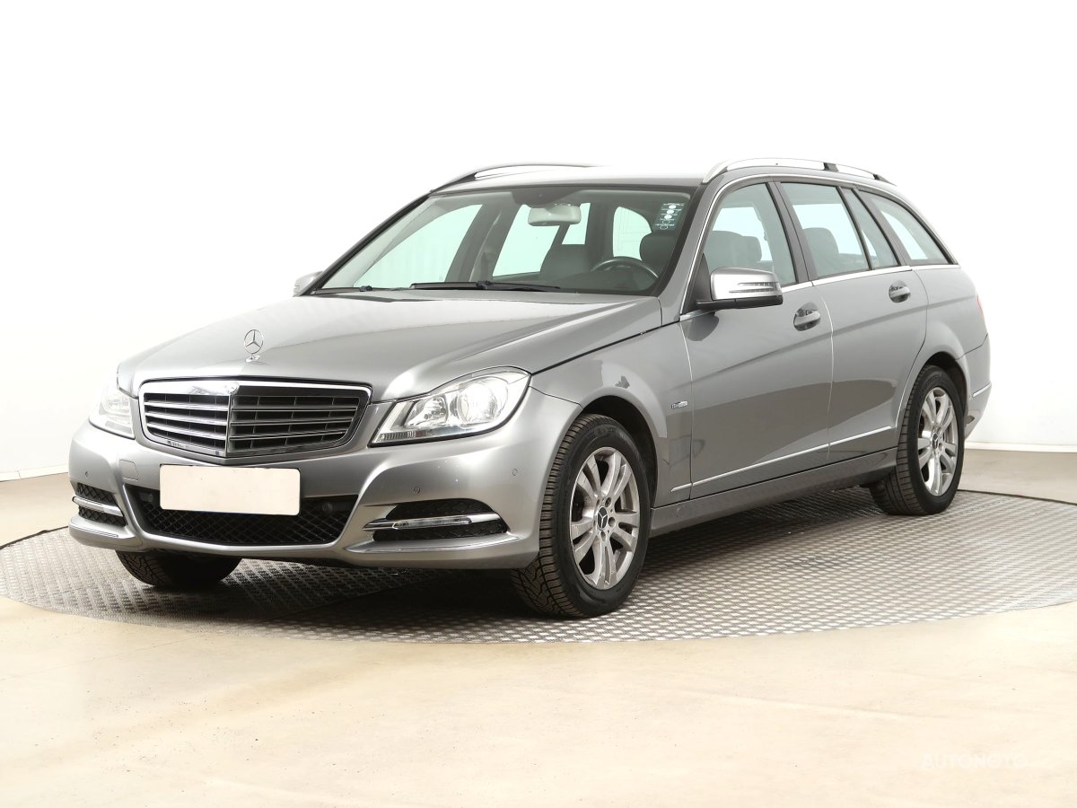 Mercedes-Benz C, 2011 - pohled č. 3