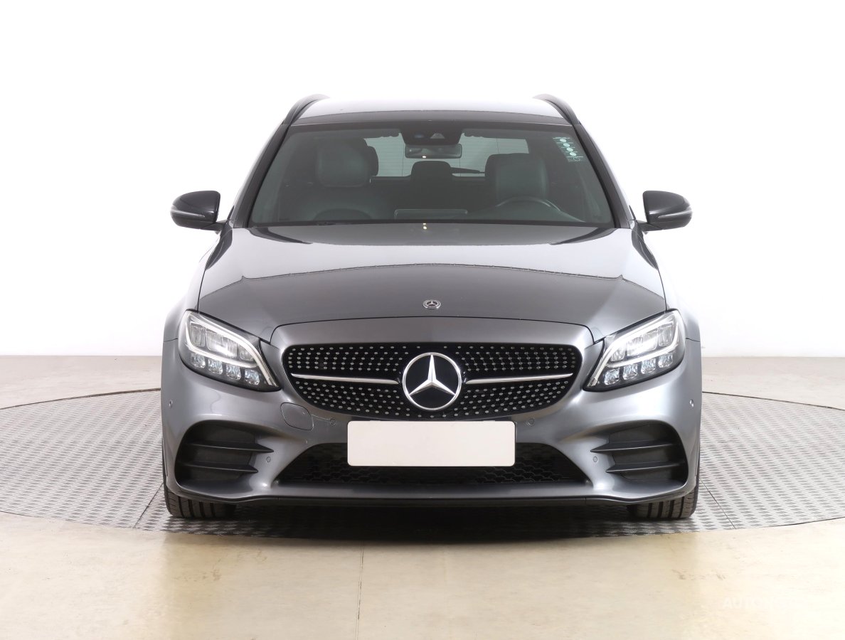Mercedes-Benz C, 2018 - pohled č. 2