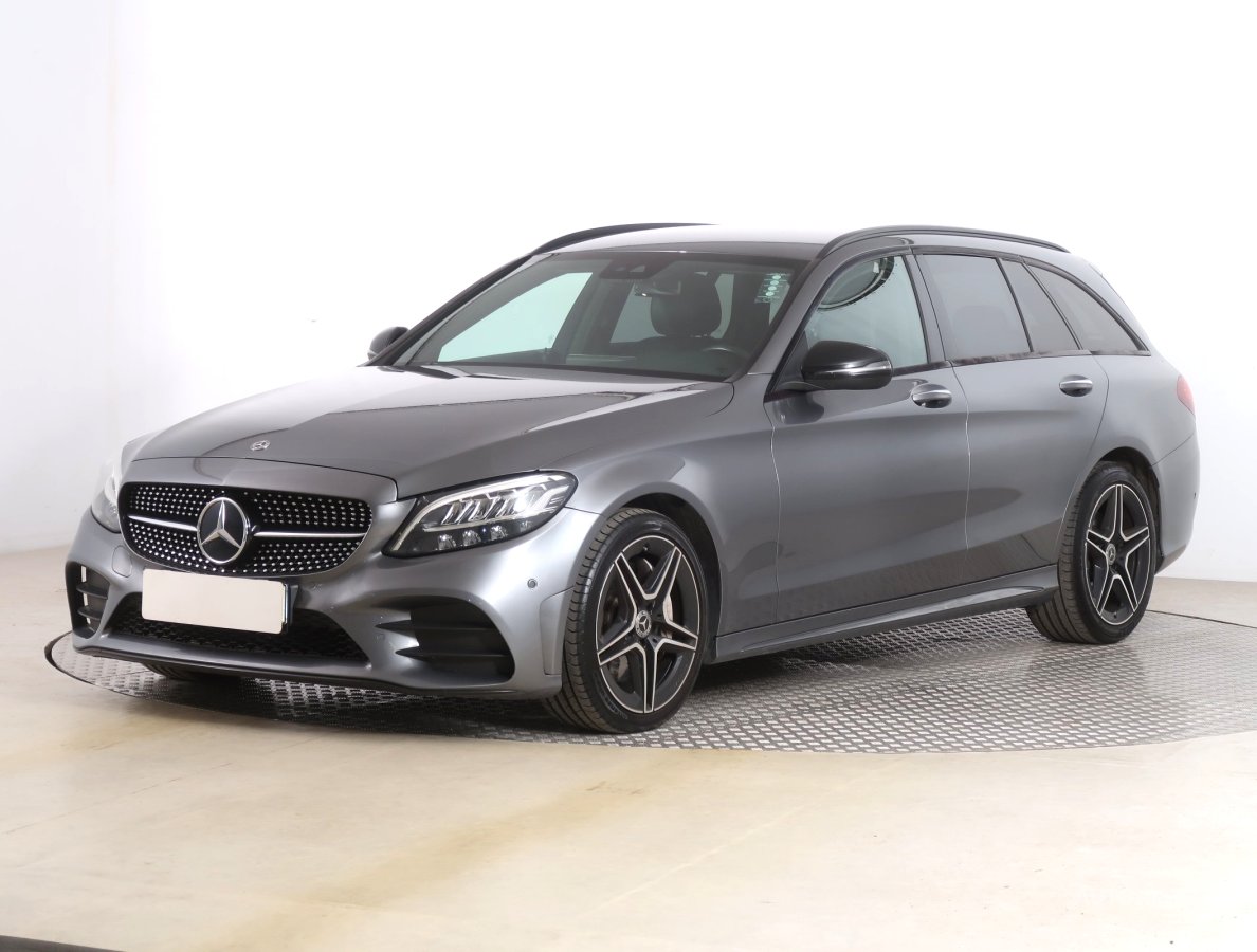 Mercedes-Benz C, 2018 - pohled č. 3