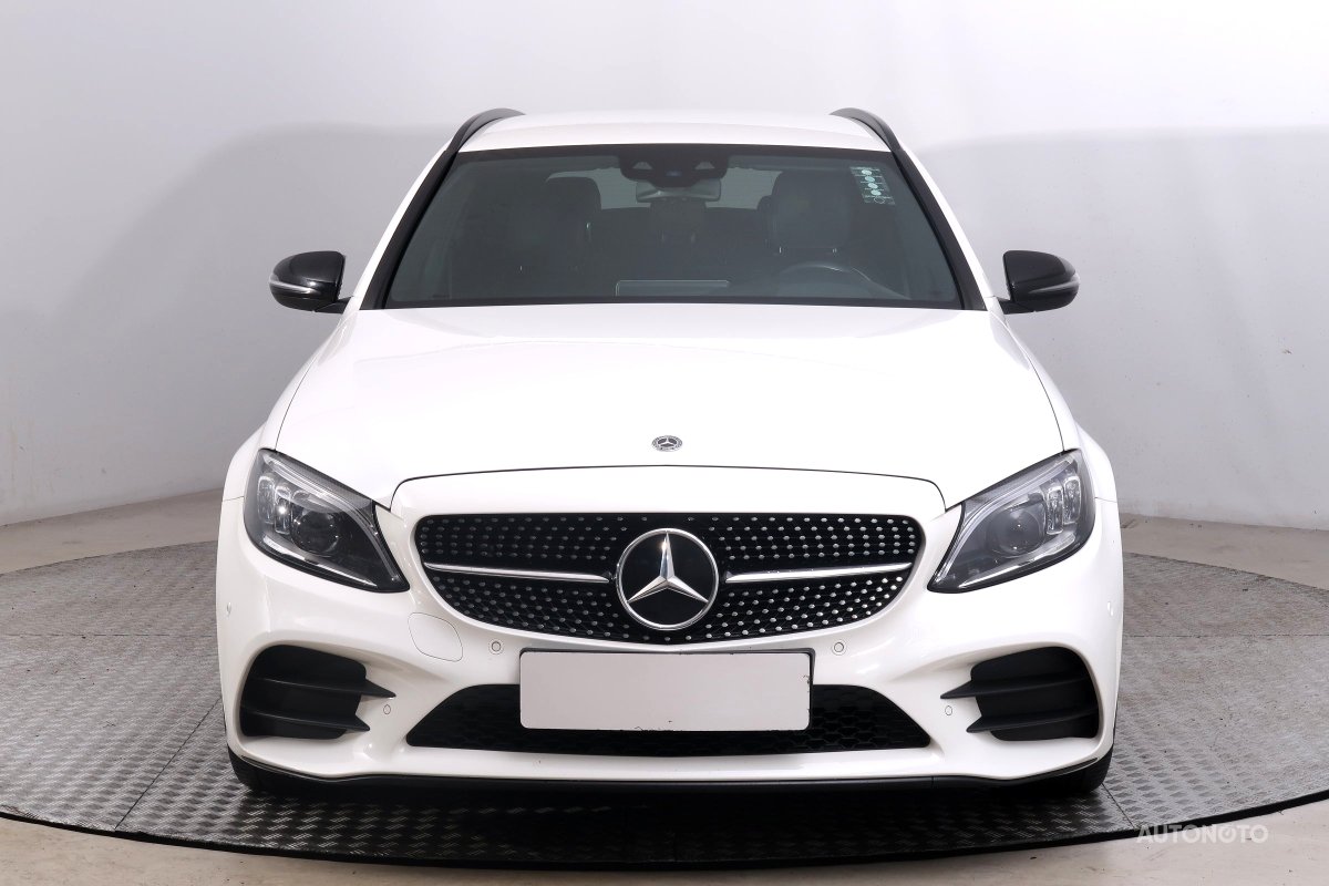 Mercedes-Benz C, 2019 - pohled č. 2