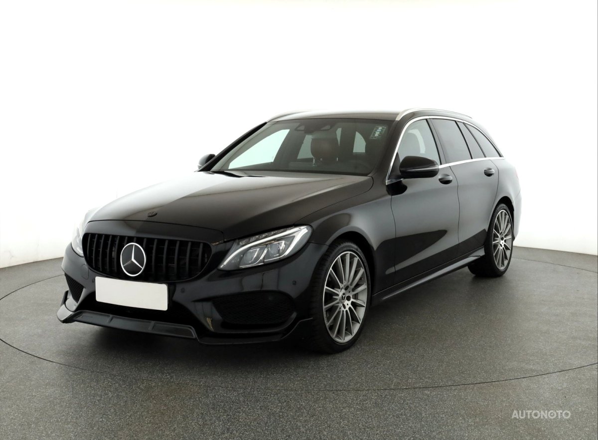 Mercedes-Benz C, 2016 - pohled č. 3