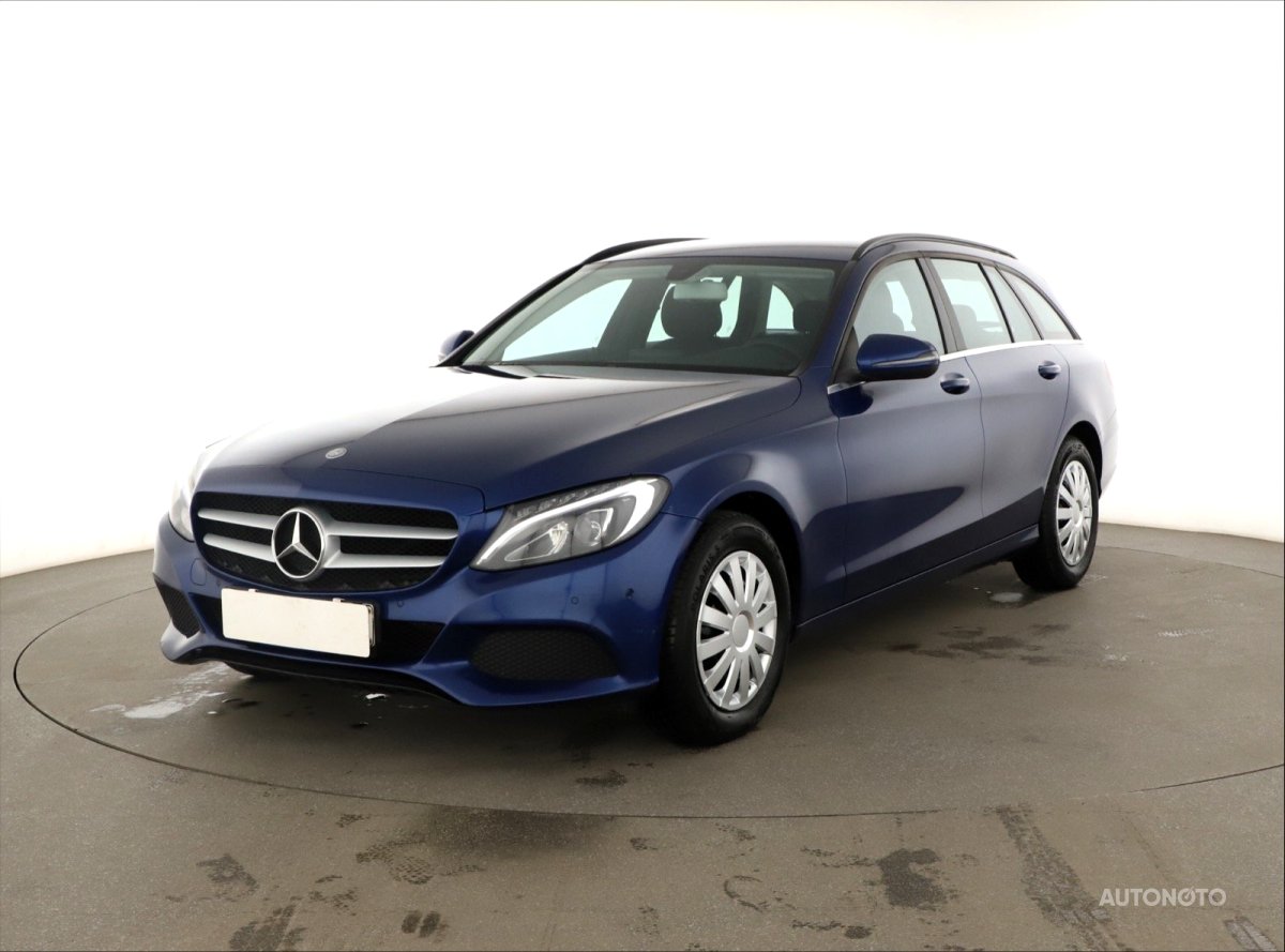 Mercedes-Benz C, 2017 - pohled č. 3