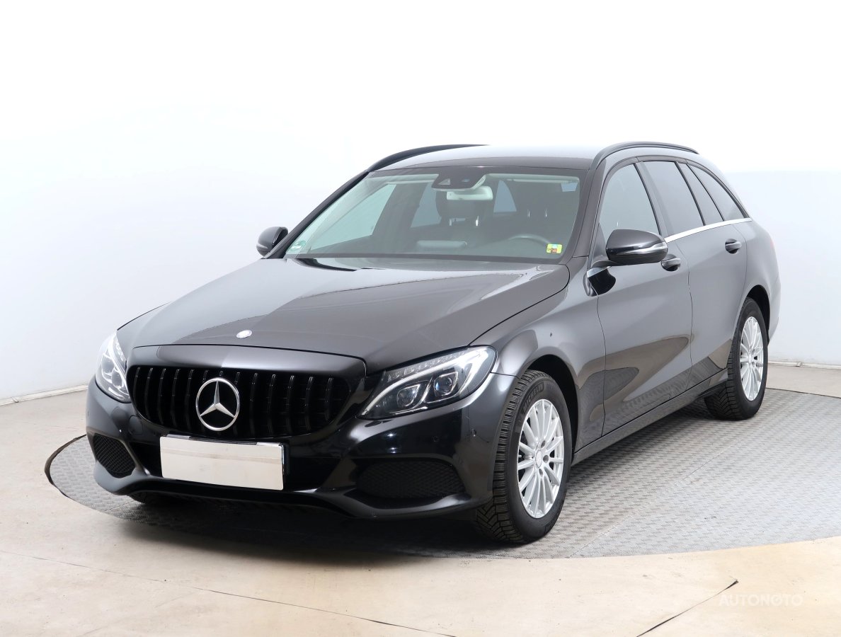 Mercedes-Benz C, 2015 - pohled č. 3