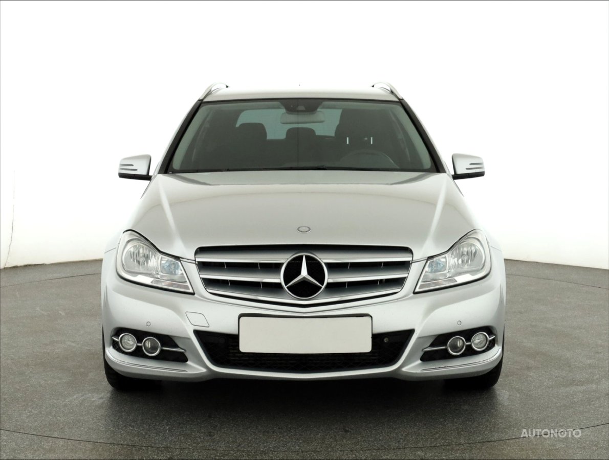 Mercedes-Benz C, 2011 - pohled č. 2