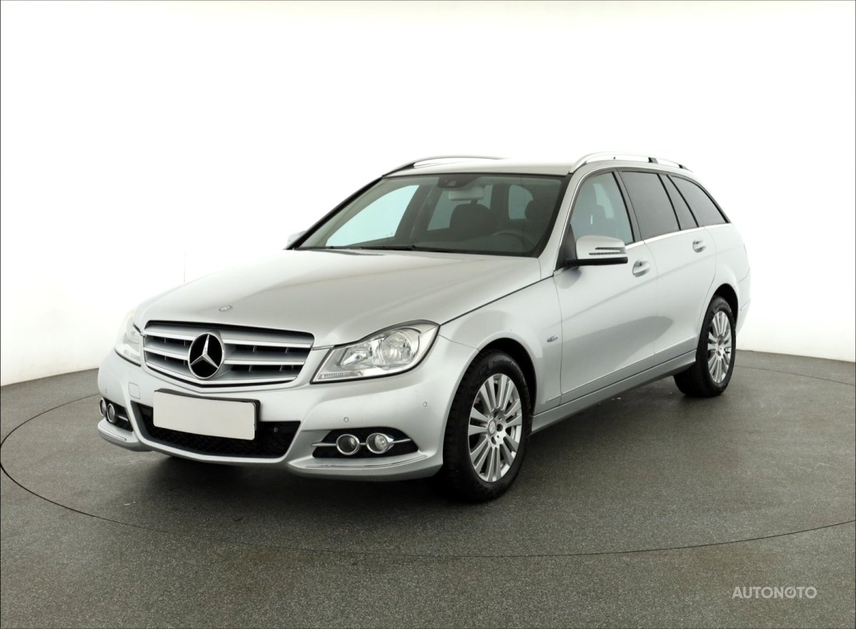 Mercedes-Benz C, 2011 - pohled č. 3