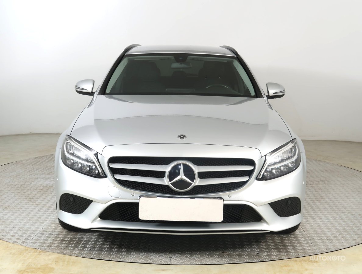 Mercedes-Benz C, 2019 - pohled č. 2