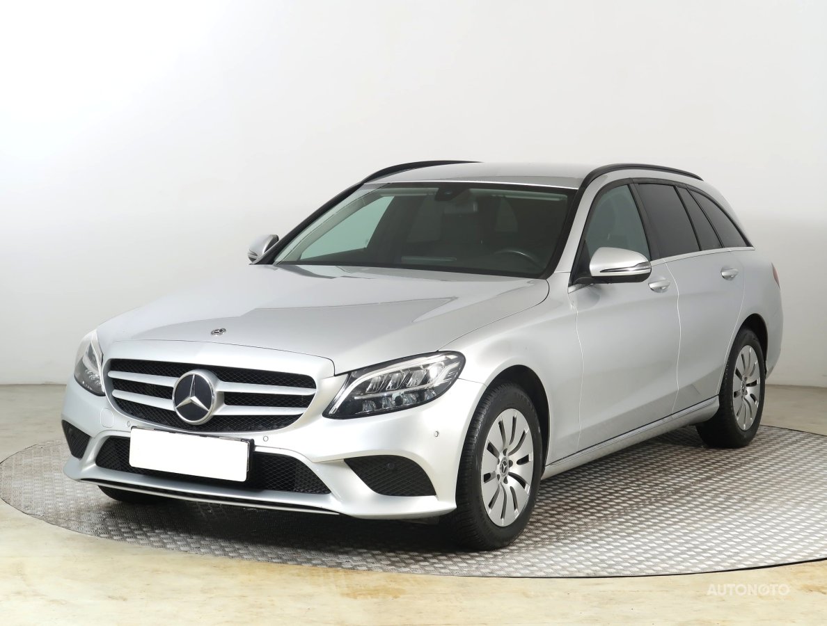 Mercedes-Benz C, 2019 - pohled č. 3