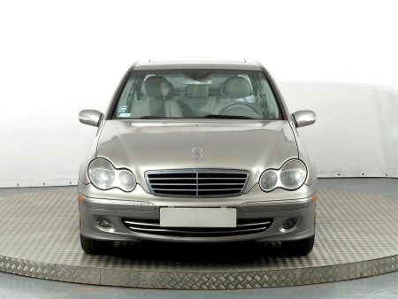 Mercedes-Benz C, 2005 - pohled č. 2