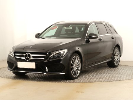 Mercedes-Benz C, 2018 - pohled č. 3