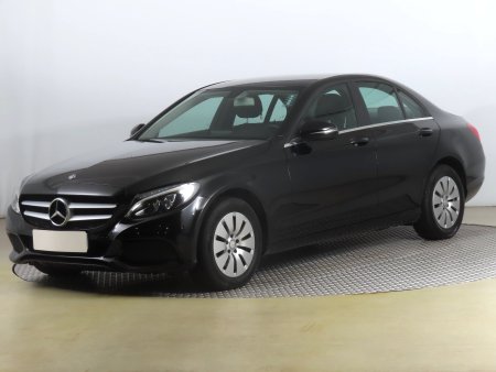 Mercedes-Benz C, 2018 - pohled č. 3