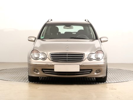 Mercedes-Benz C, 2004 - pohled č. 2