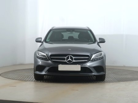 Mercedes-Benz C, 2019 - pohled č. 2