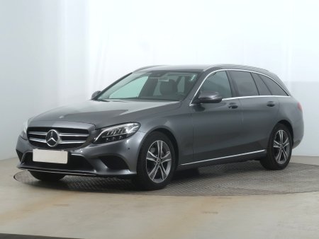 Mercedes-Benz C, 2019 - pohled č. 3