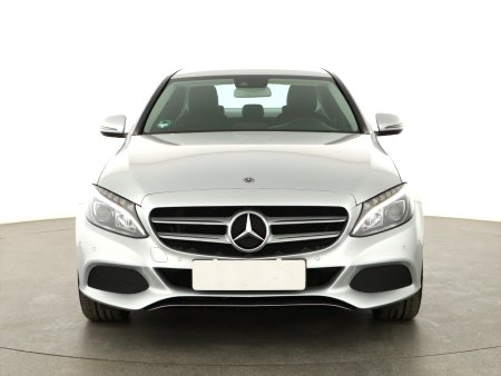 Mercedes-Benz C, 2019 - pohled č. 2