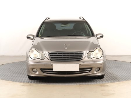 Mercedes-Benz C, 2005 - pohled č. 2