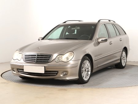 Mercedes-Benz C, 2005 - pohled č. 3
