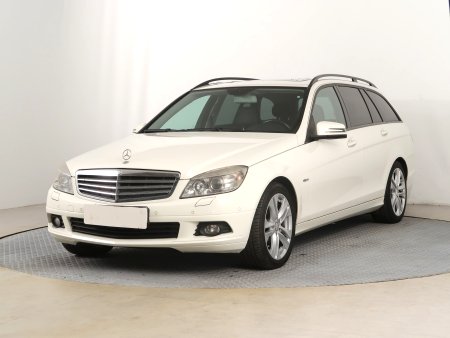 Mercedes-Benz C, 2010 - pohled č. 3