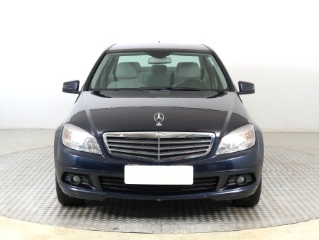 Mercedes-Benz C, 2009 - pohled č. 2