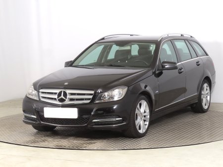 Mercedes-Benz C, 2014 - pohled č. 3