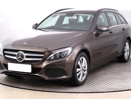 Mercedes-Benz C, 2017 - pohled č. 3