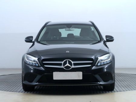 Mercedes-Benz C, 2019 - pohled č. 2