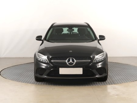Mercedes-Benz C, 2019 - pohled č. 2