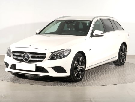Mercedes-Benz C, 2021 - pohled č. 3