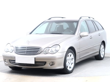 Mercedes-Benz C, 2004 - pohled č. 3