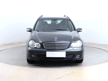 Mercedes-Benz C, 2005 - pohled č. 2