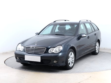 Mercedes-Benz C, 2005 - pohled č. 3