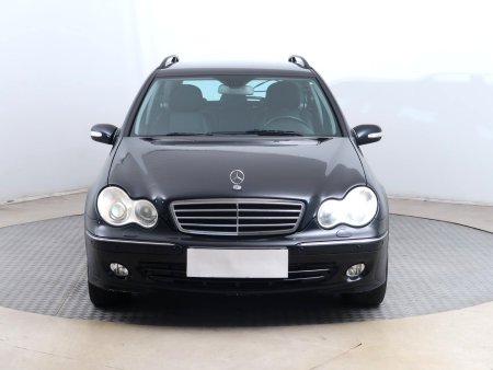 Mercedes-Benz C, 2007 - pohled č. 2