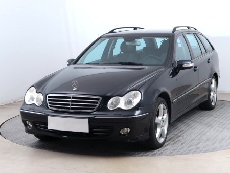 Mercedes-Benz C, 2007 - pohled č. 3