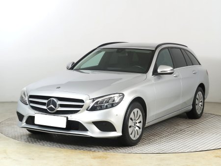 Mercedes-Benz C, 2019 - pohled č. 3
