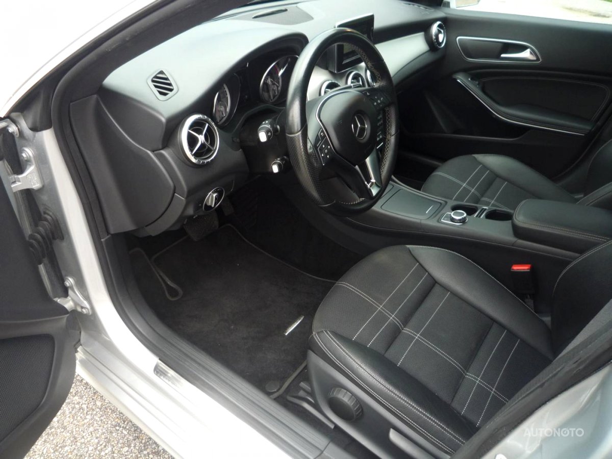 Mercedes-Benz CLA, 2014 - pohled č. 3