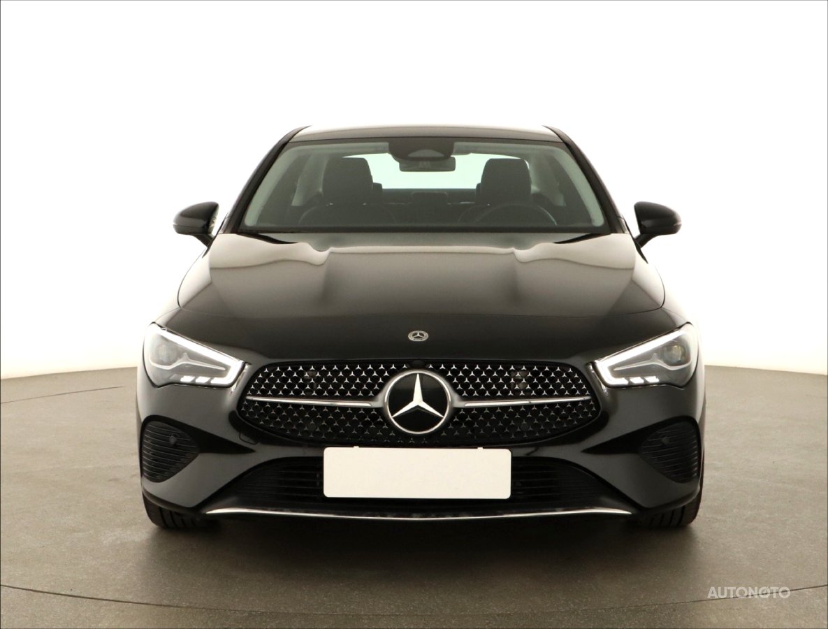 Mercedes-Benz CLA, 2024 - pohled č. 2