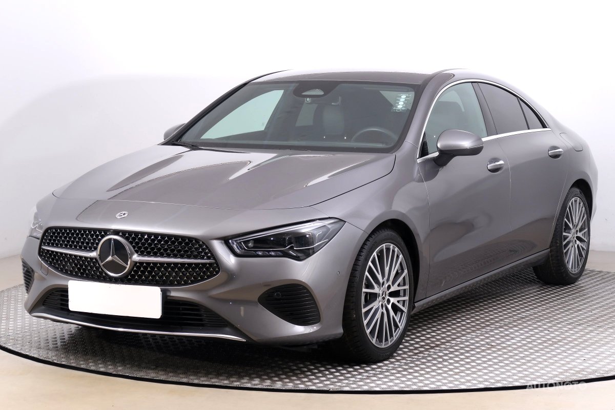 Mercedes-Benz CLA, 2024 - pohled č. 3