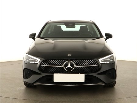 Mercedes-Benz CLA, 2024 - pohled č. 2