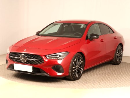 Mercedes-Benz CLA, 2024 - pohled č. 3