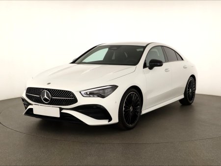Mercedes-Benz CLA, 2024 - pohled č. 3