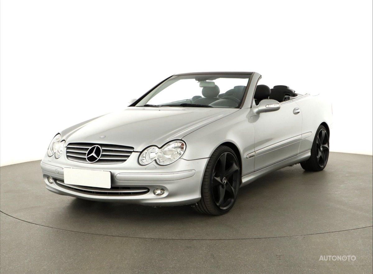Mercedes-Benz CLK, 2003 - pohled č. 3