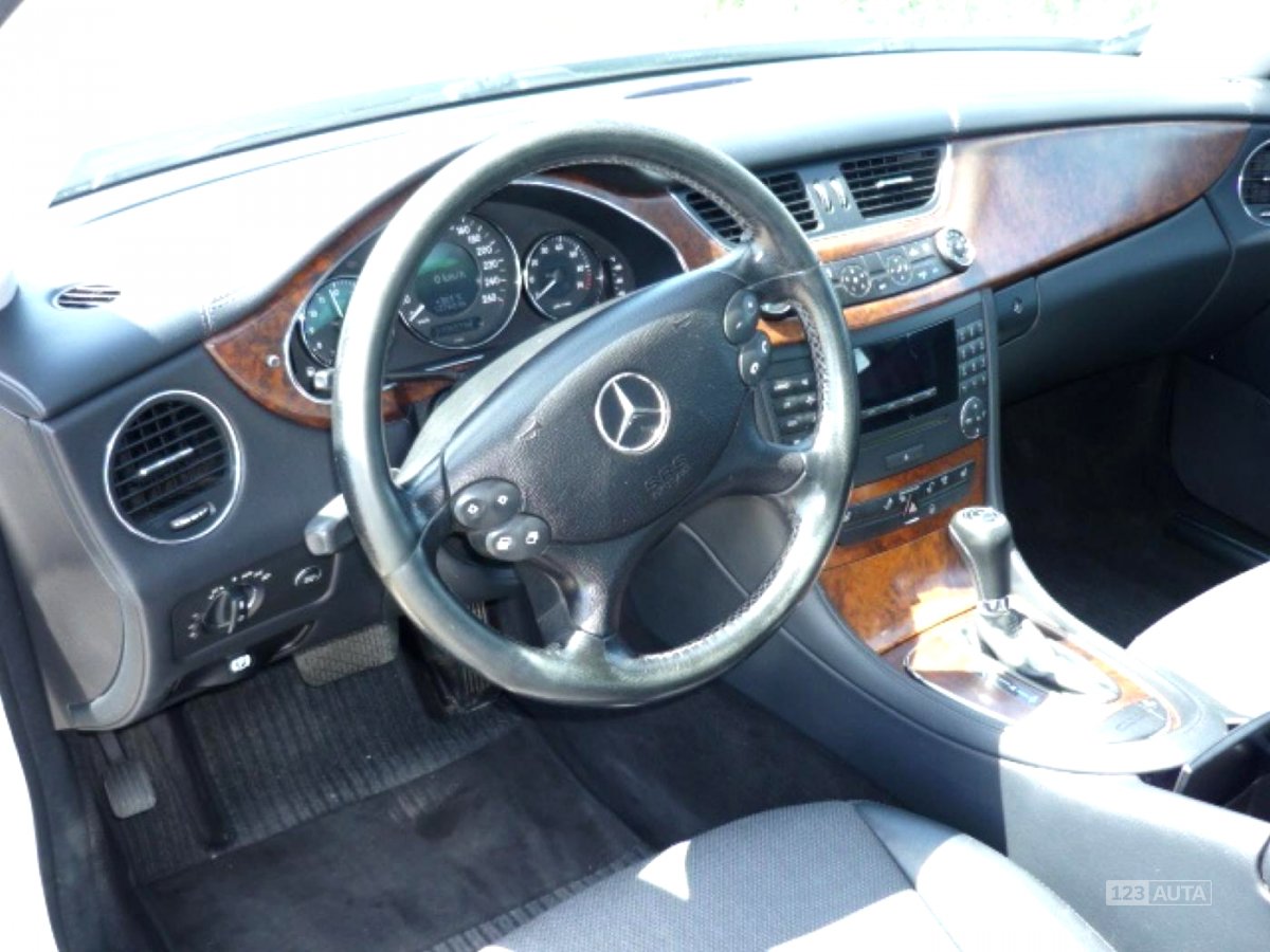 Mercedes-Benz CLS, 2005 - pohled č. 9