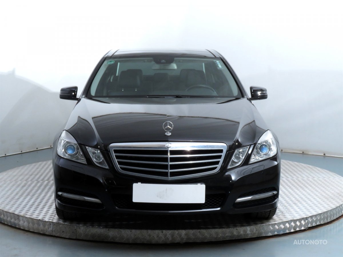 Mercedes-Benz E, 2011 - pohled č. 2