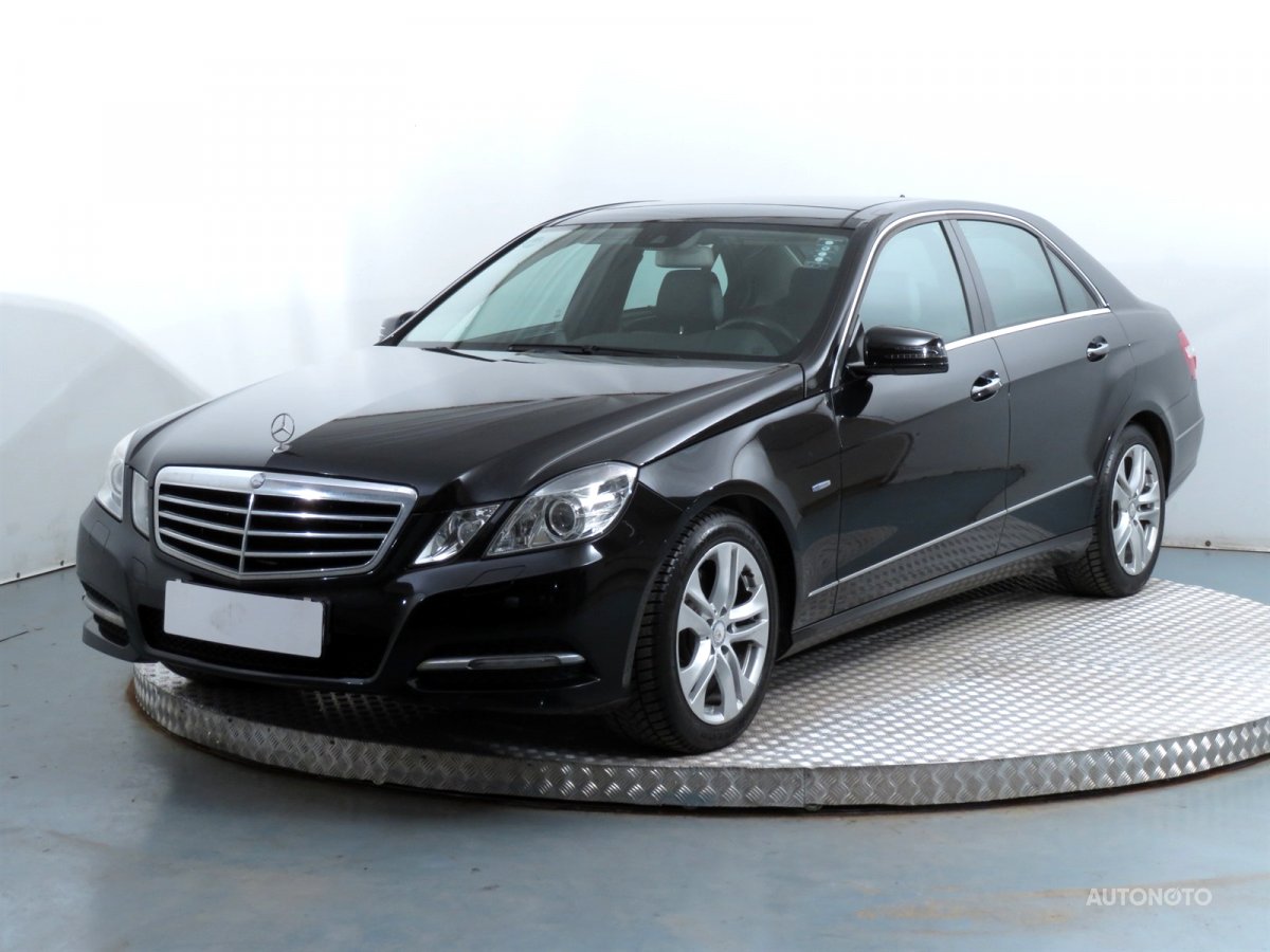 Mercedes-Benz E, 2011 - pohled č. 3