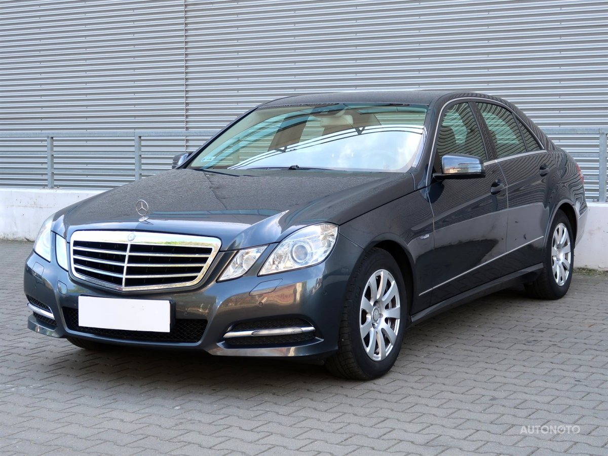 Mercedes-Benz E, 2011 - pohled č. 3