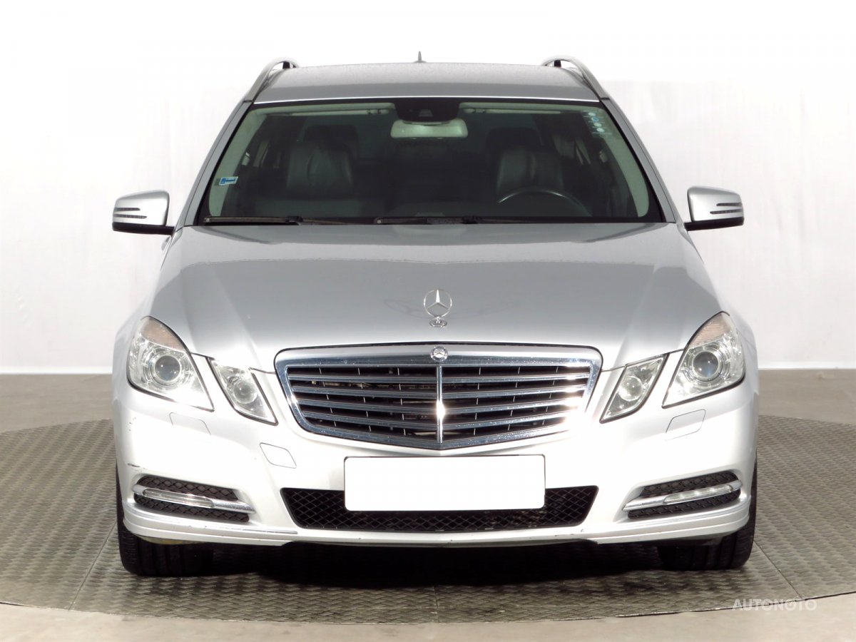 Mercedes-Benz E, 2012 - pohled č. 2