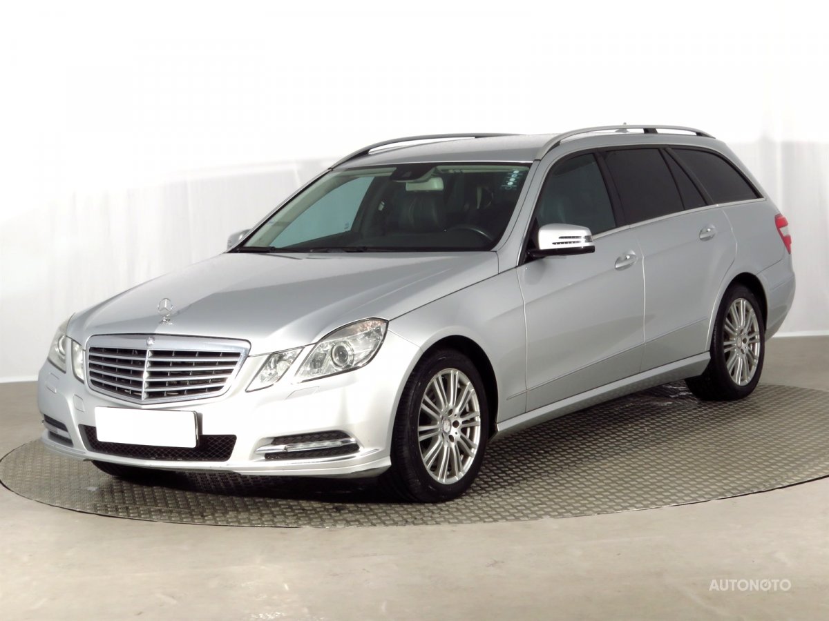 Mercedes-Benz E, 2012 - pohled č. 3